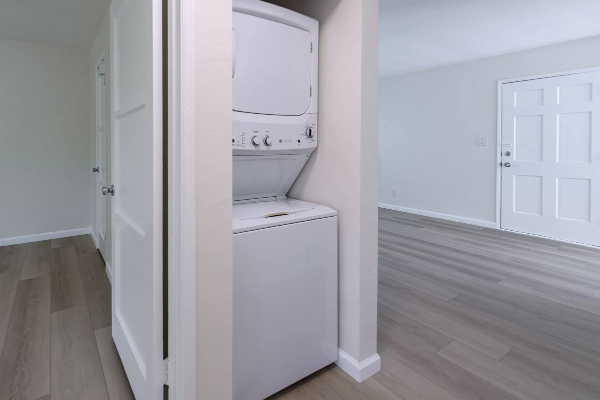 Apartment for rent at 736-746 E Ave, Coronado, CA 92118