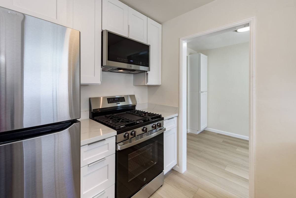 Apartment for rent at 736-746 E Ave, Coronado, CA 92118