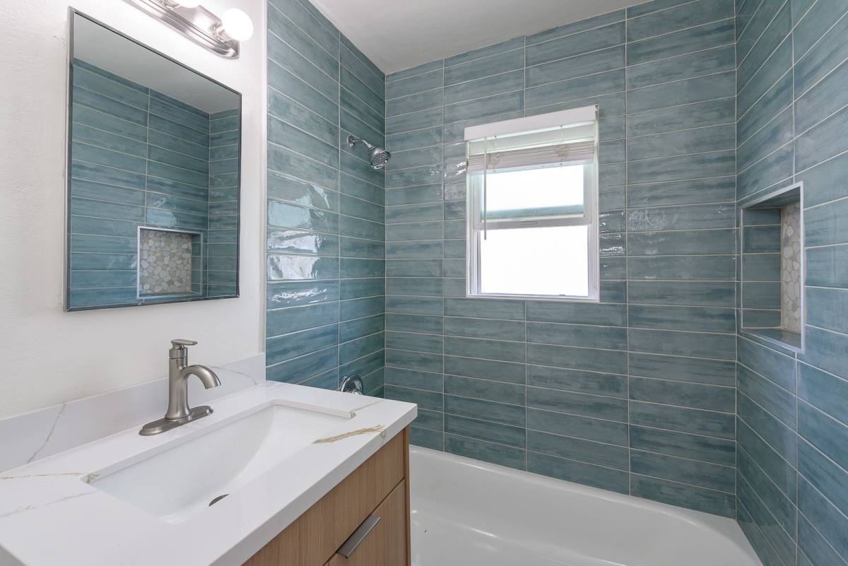 Apartment for rent at 736-746 E Ave, Coronado, CA 92118