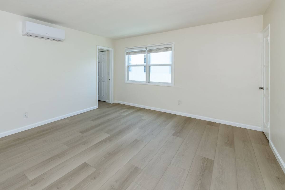 Apartment for rent at 736-746 E Ave, Coronado, CA 92118