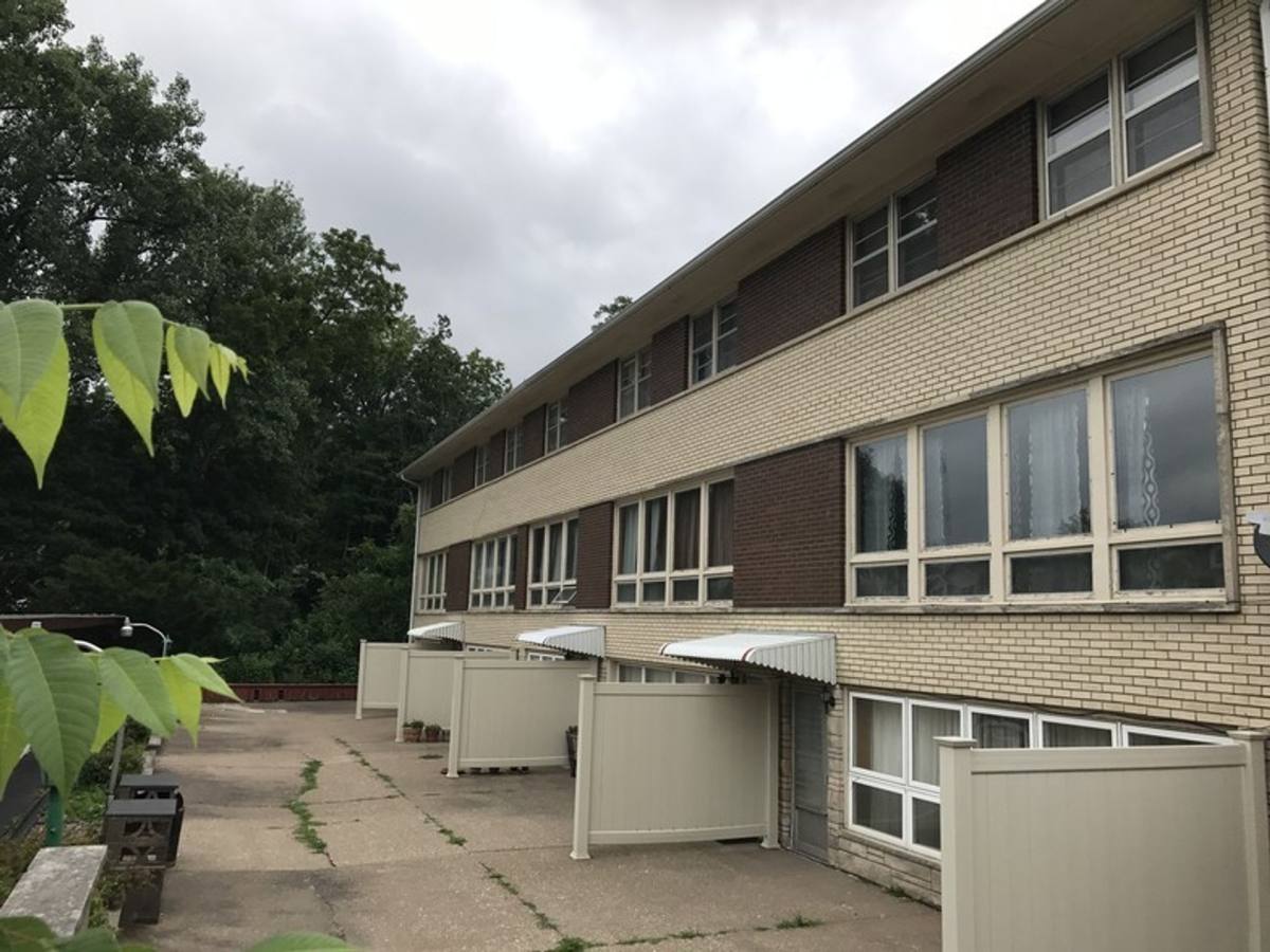 Apartment for rent at 3615 Kennedy Dr, East Moline, IL 61244