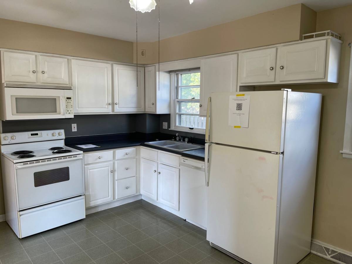Apartment for rent at 3615 Kennedy Dr, East Moline, IL 61244