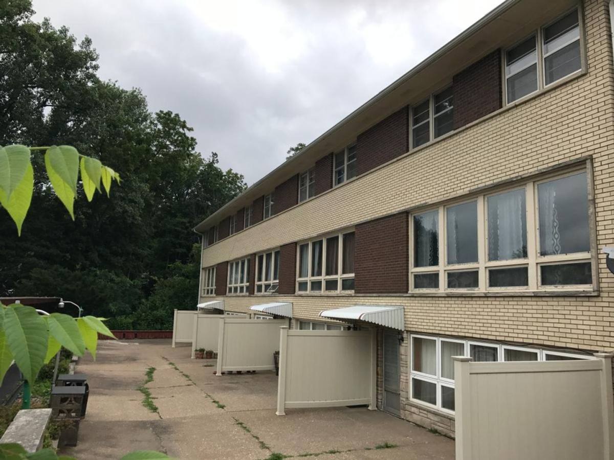Apartment for rent at 3615 Kennedy Dr, East Moline, IL 61244