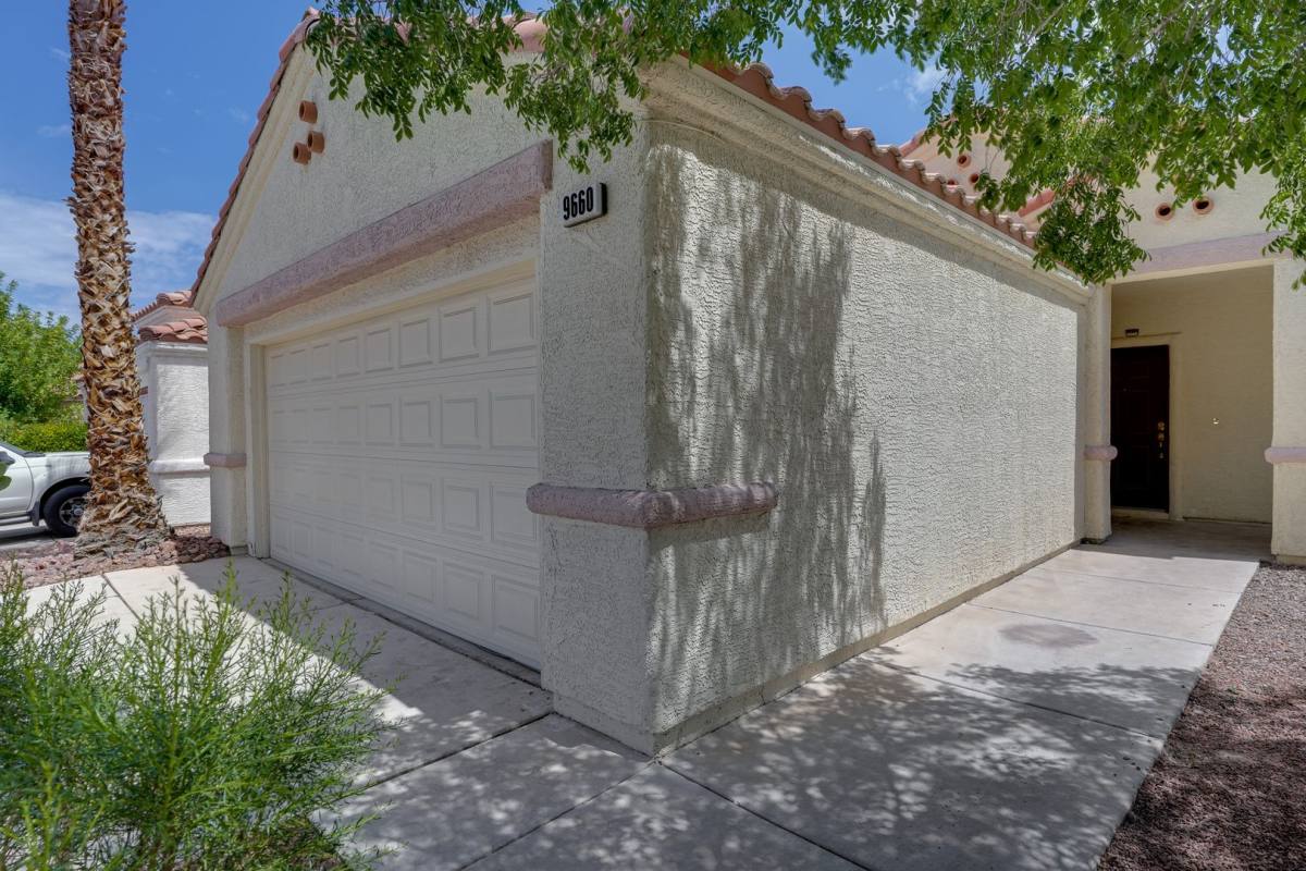 House for rent at 9660 Crystal Ridge Rd, Las Vegas, NV 89123