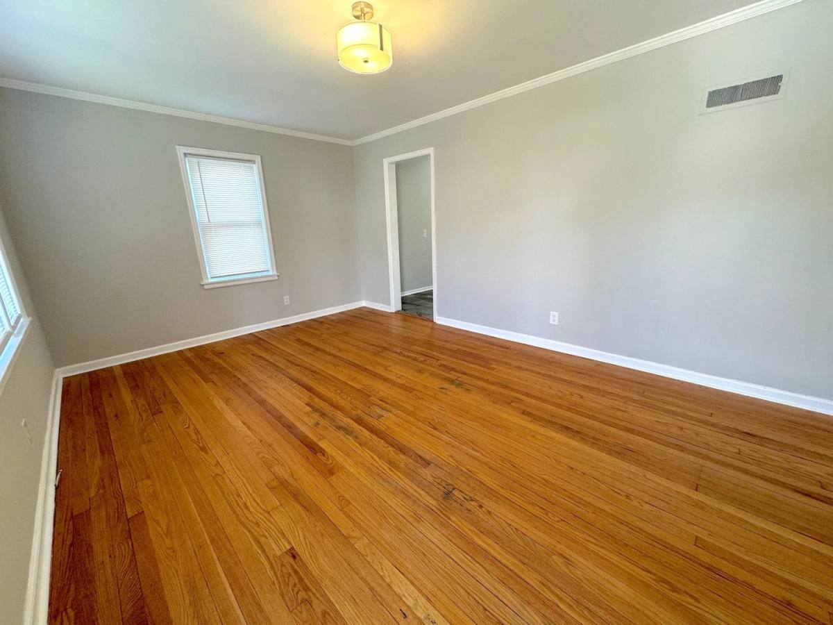 House for rent at 6024 Tracy Ave, Kansas City, MO 64131