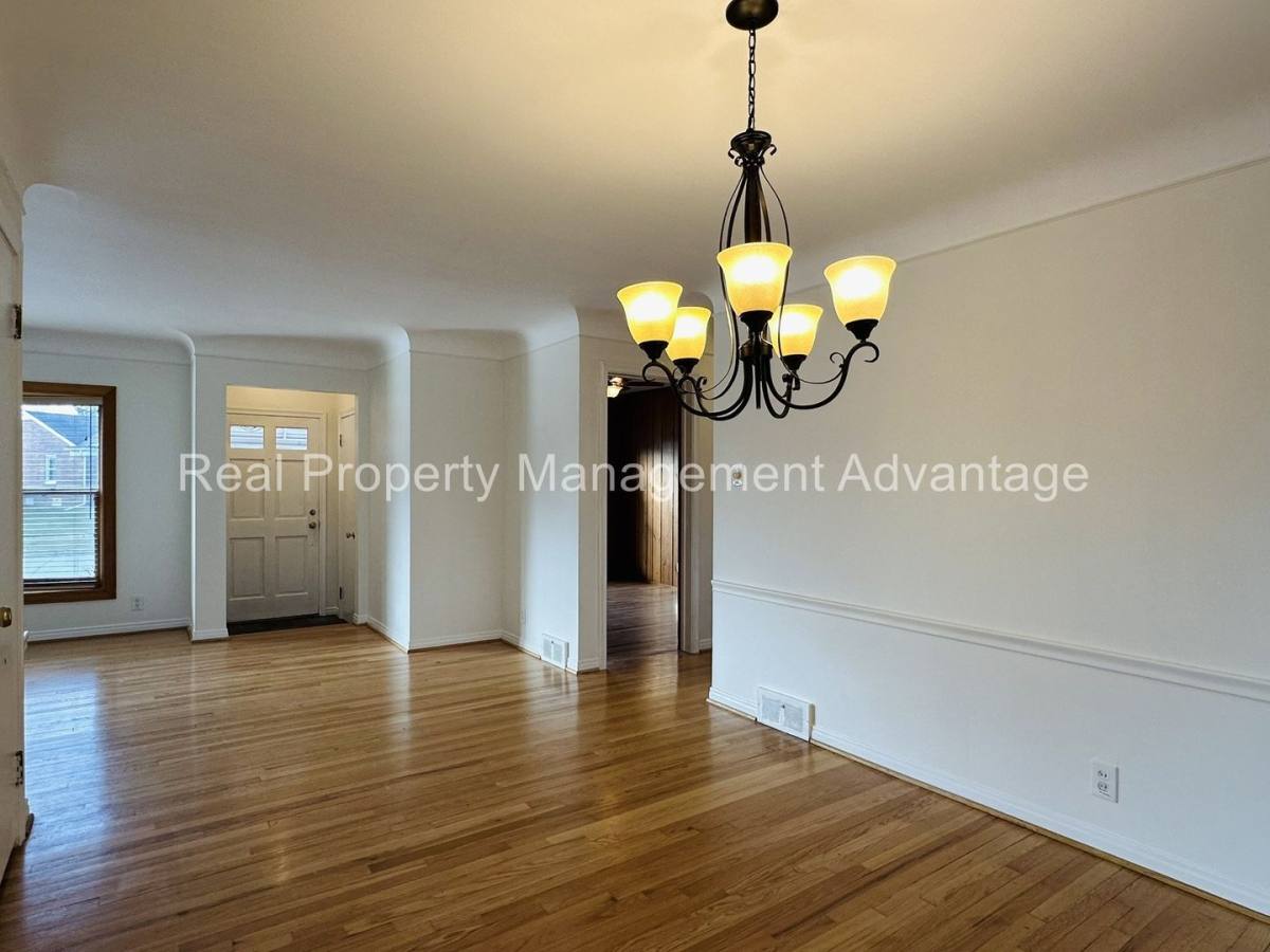 House for rent at 3912 Hillside Dr, Royal Oak, MI 48073