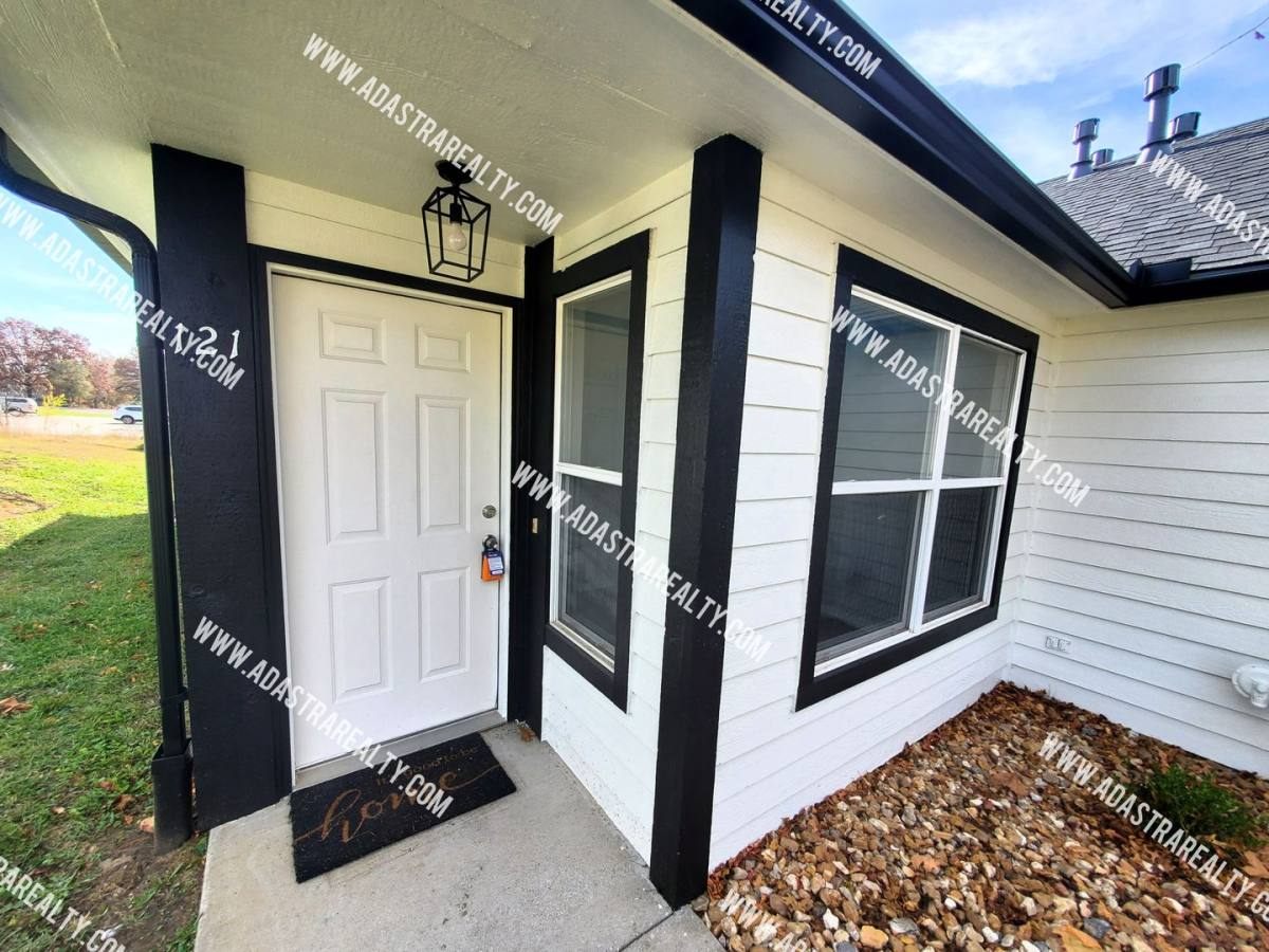 House for rent at 121 Ames St, Baldwin City, KS 66006