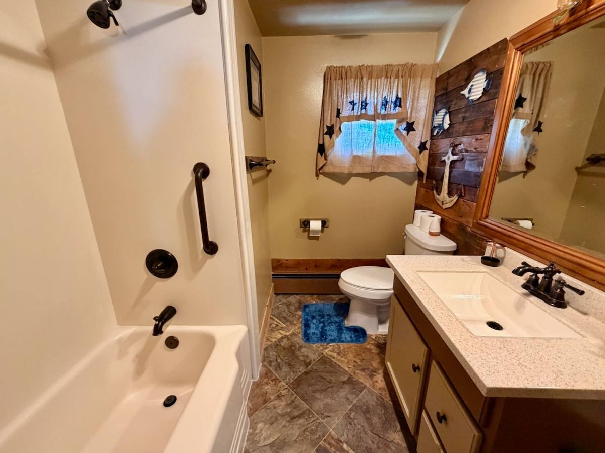 Townhouse for rent at 924 Blanchard Ave, Chambersburg, PA 17202