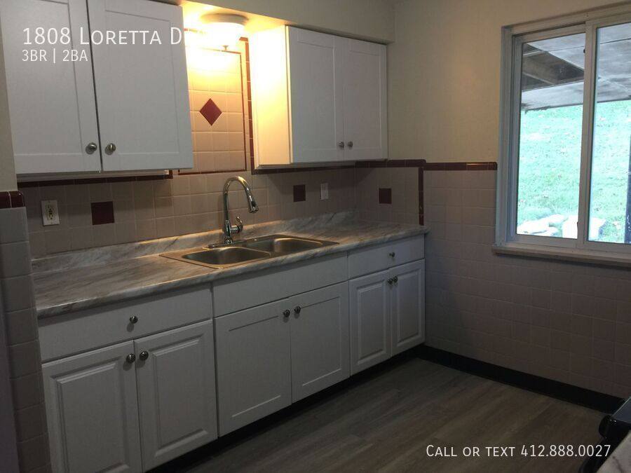 House for rent at 1808 Loretta Dr, Pittsburgh, PA 15235