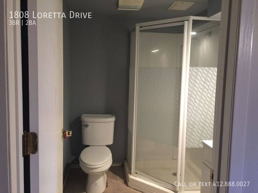 House for rent at 1808 Loretta Dr, Pittsburgh, PA 15235