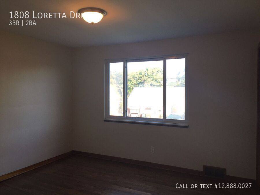 House for rent at 1808 Loretta Dr, Pittsburgh, PA 15235