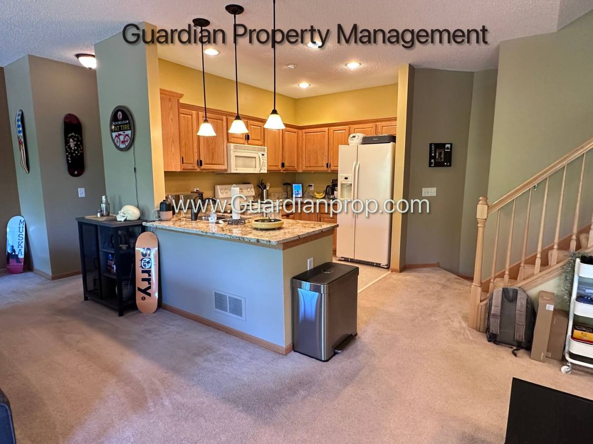 Townhouse for rent at 18355 Kerrville Trail, Lakeville, MN 55044