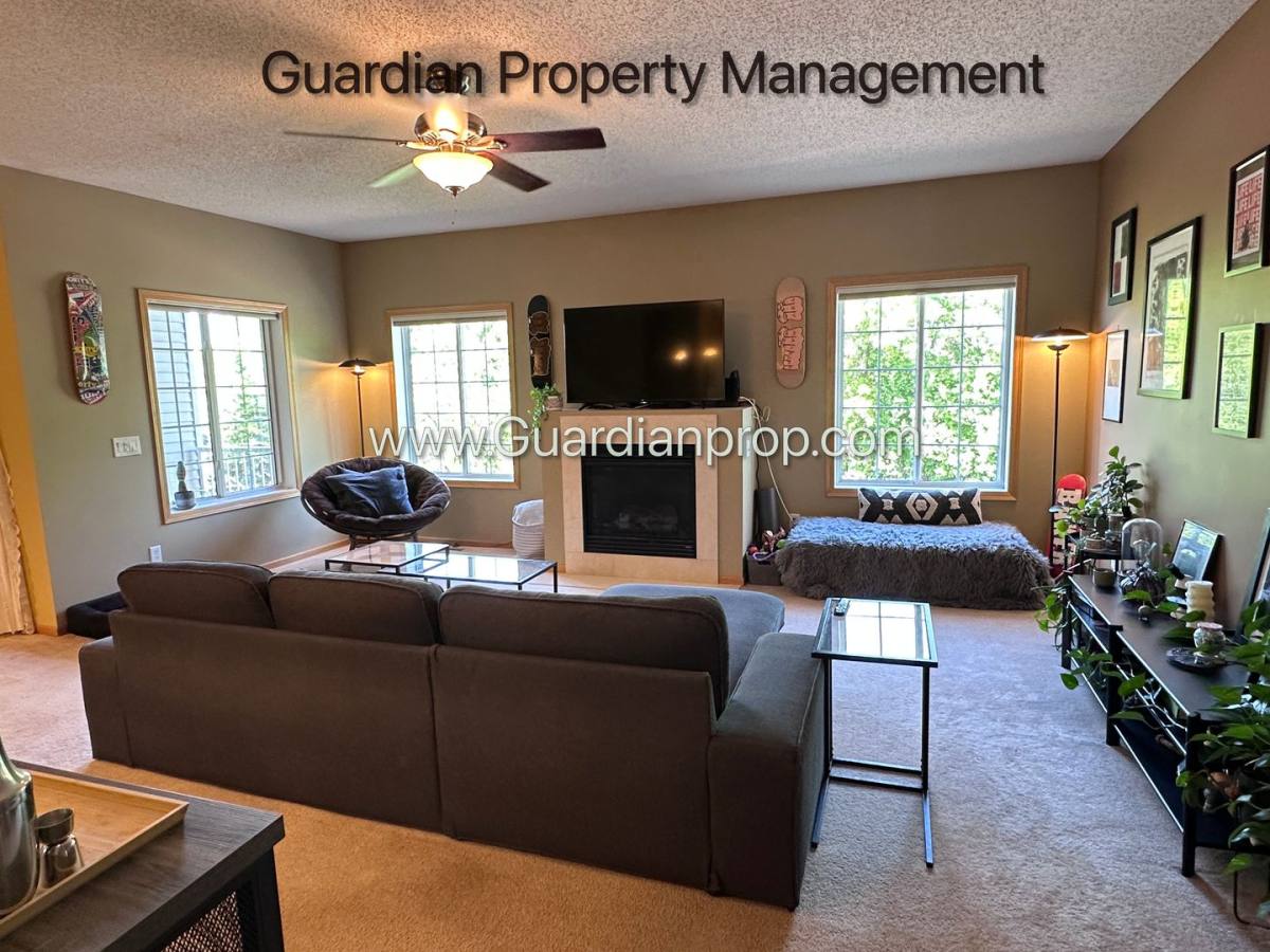 Townhouse for rent at 18355 Kerrville Trail, Lakeville, MN 55044