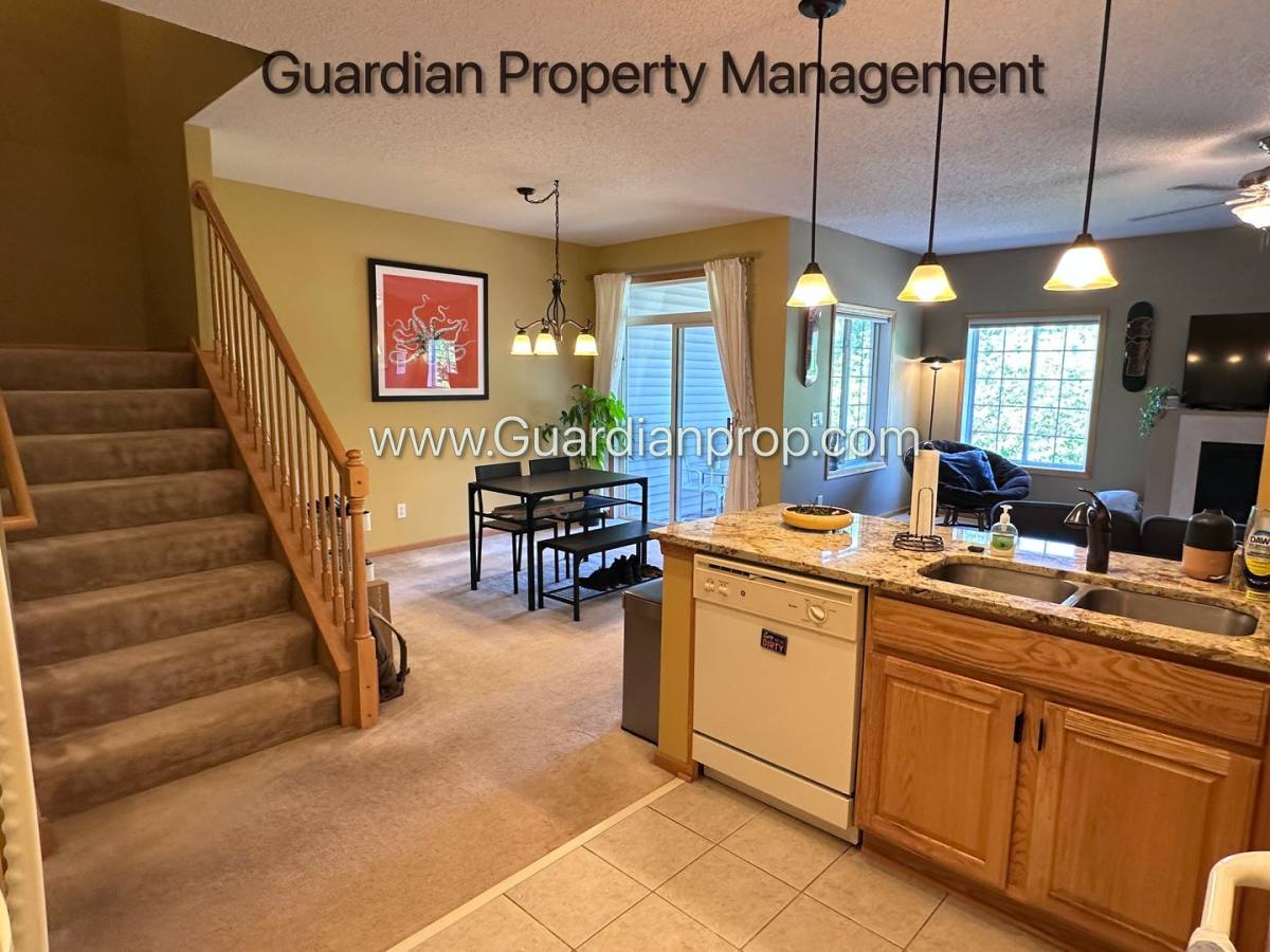 Townhouse for rent at 18355 Kerrville Trail, Lakeville, MN 55044