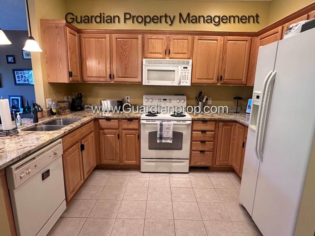Townhouse for rent at 18355 Kerrville Trail, Lakeville, MN 55044