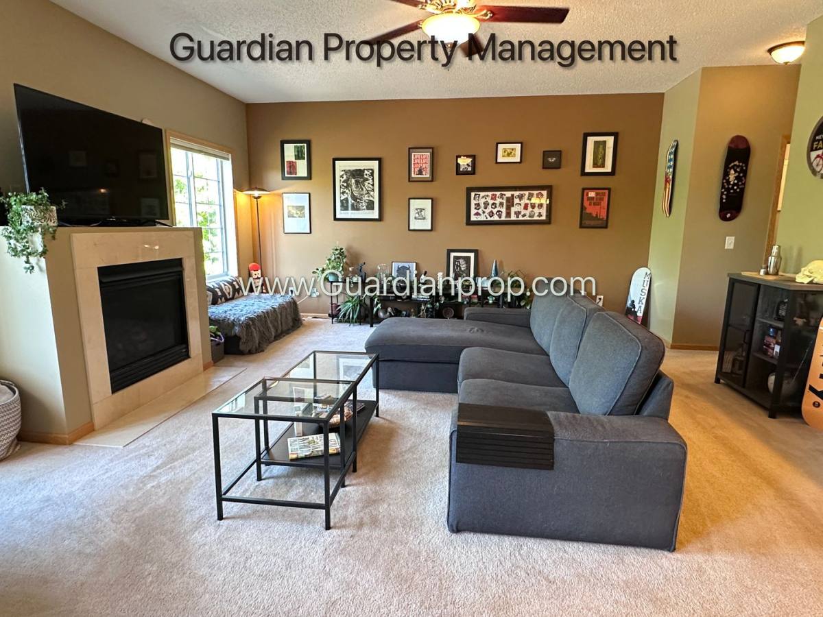 Townhouse for rent at 18355 Kerrville Trail, Lakeville, MN 55044