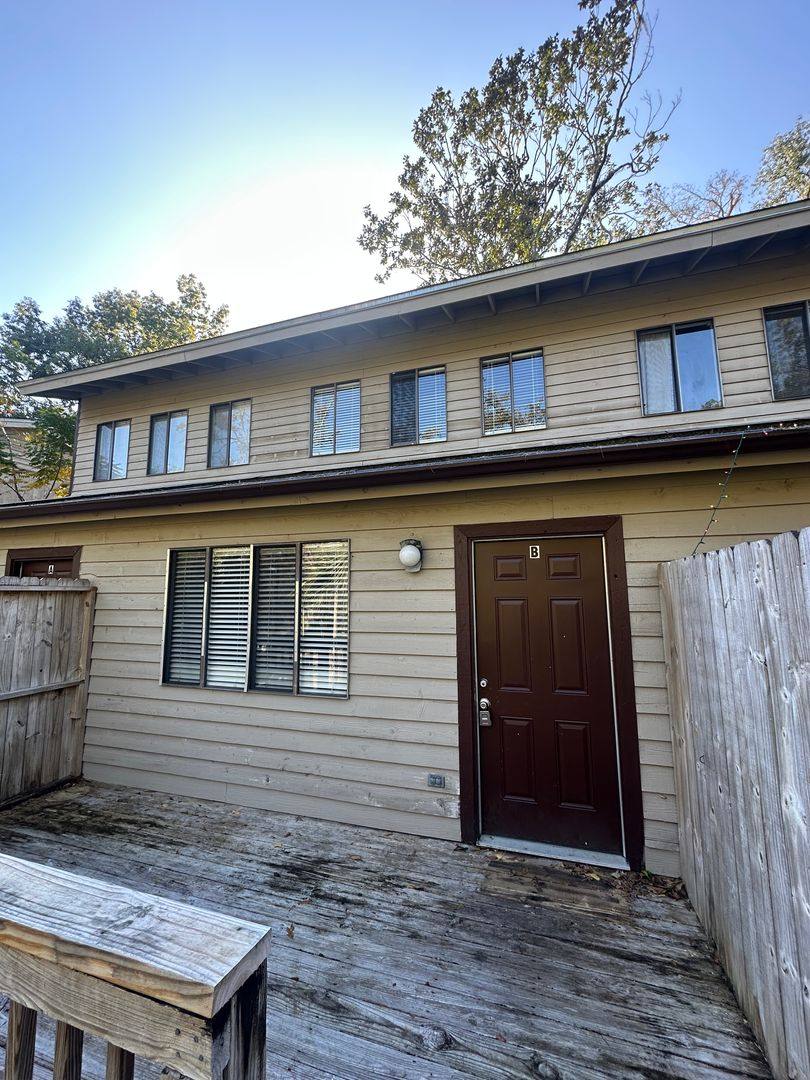 Townhouse for rent at 569-B Oakland Ave E, Tallahassee, FL 32301