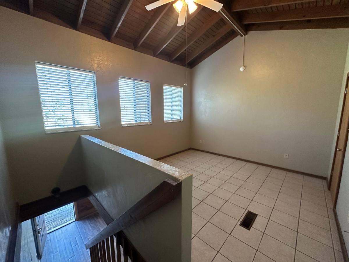 Townhouse for rent at 569-B Oakland Ave E, Tallahassee, FL 32301
