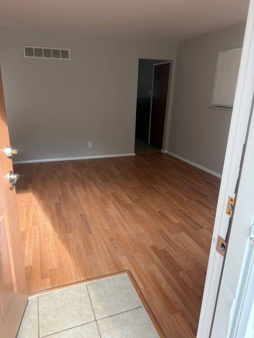 Apartment for rent at 3961-63 Jane Ave, Saint Ann, MO 63074