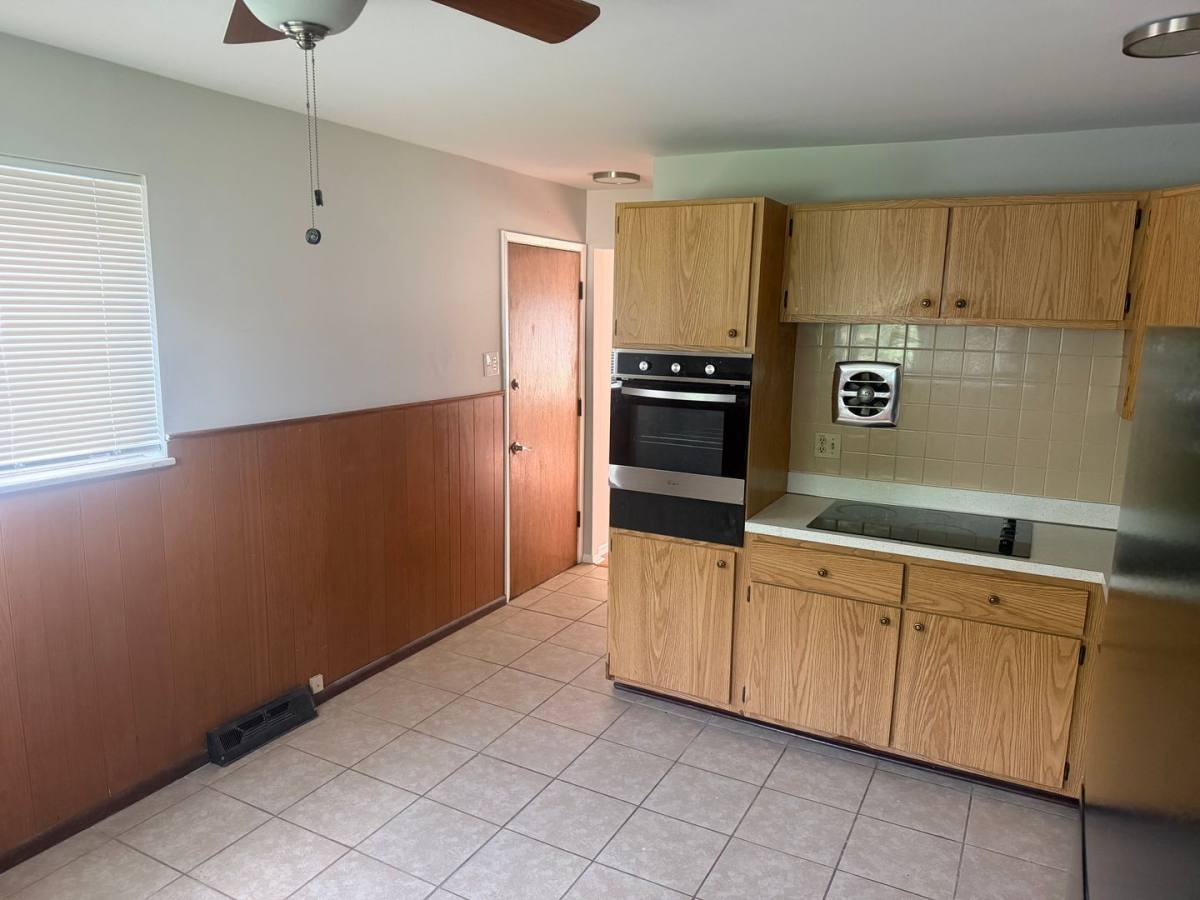 Apartment for rent at 3961-63 Jane Ave, Saint Ann, MO 63074
