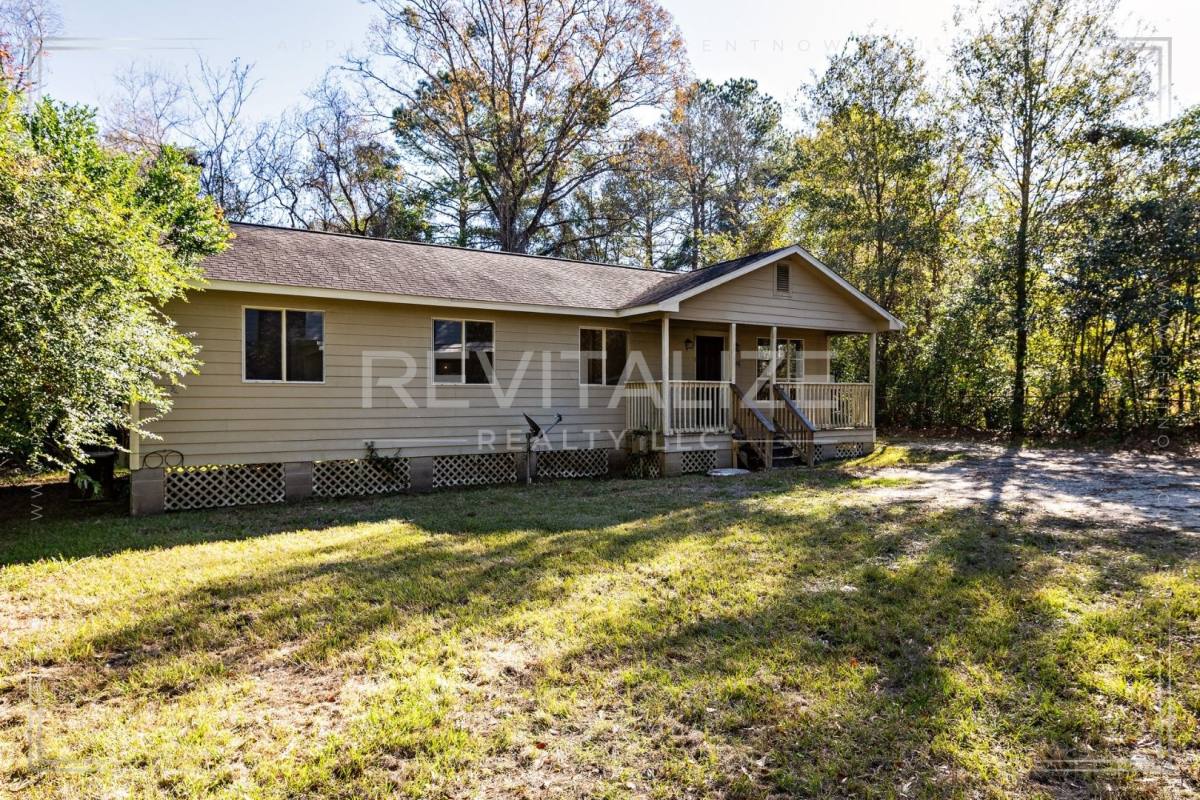 House for rent at 1746 Cody Rd N, Mobile, AL 36618