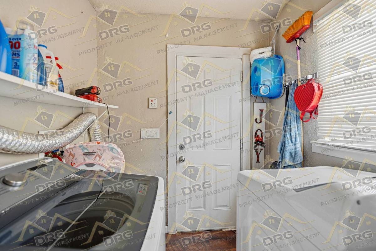 House for rent at 17 W 6th St, Stockton, CA 95206