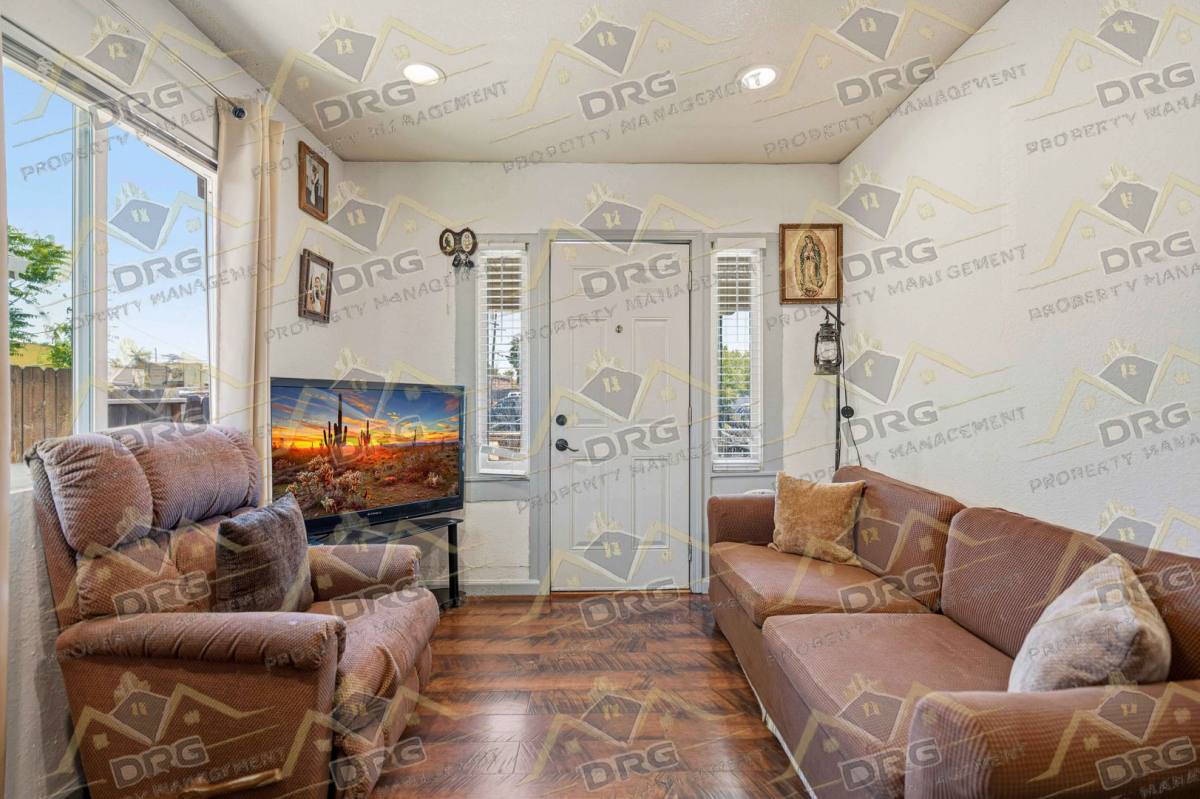 House for rent at 17 W 6th St, Stockton, CA 95206