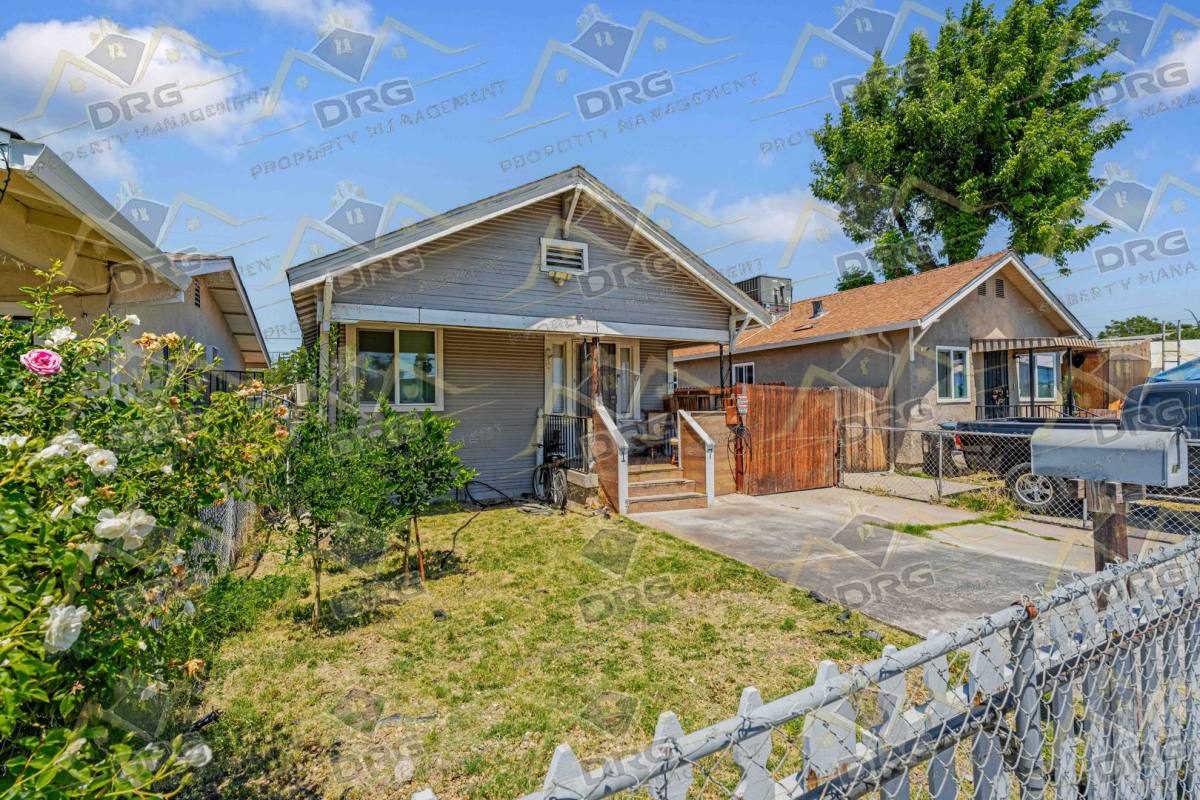 House for rent at 17 W 6th St, Stockton, CA 95206
