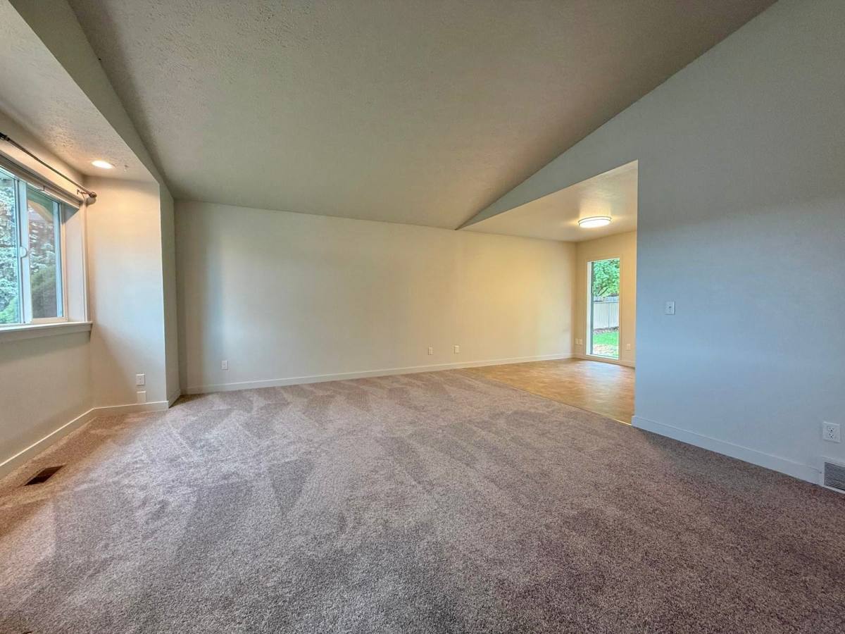 House for rent at 1510 S Progress Rd, Veradale, WA 99037