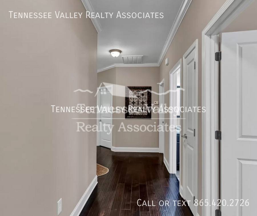 Townhouse for rent at 7013 Pemmbrooke Shire Lane, Knoxville, TN 37909