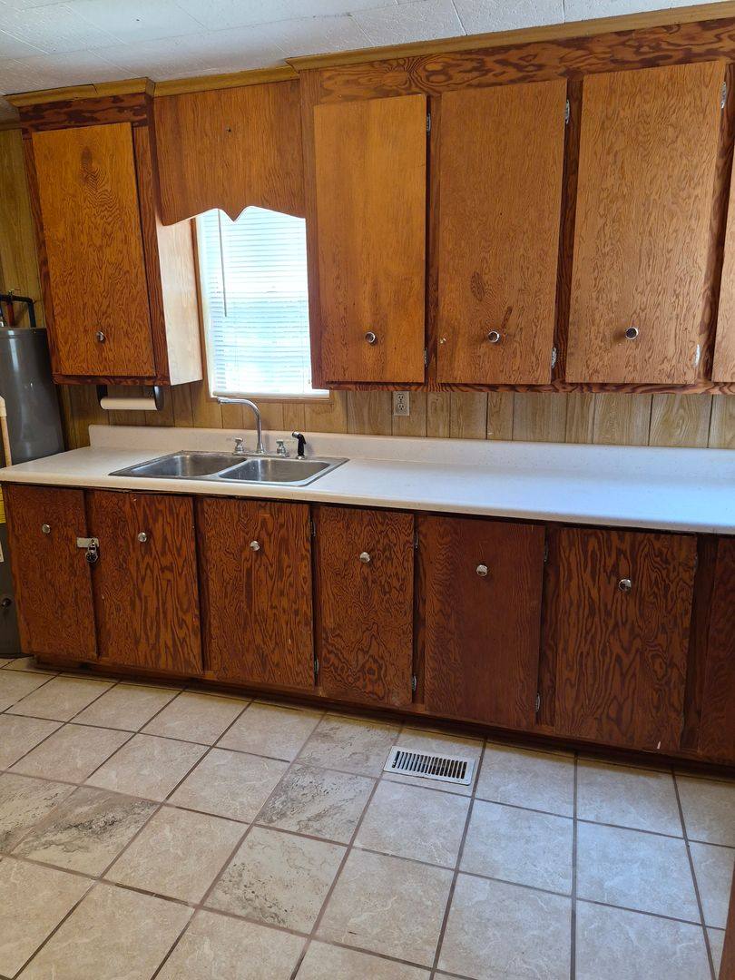 House for rent at 607 Pinetree Rd, Valdosta, GA 31602