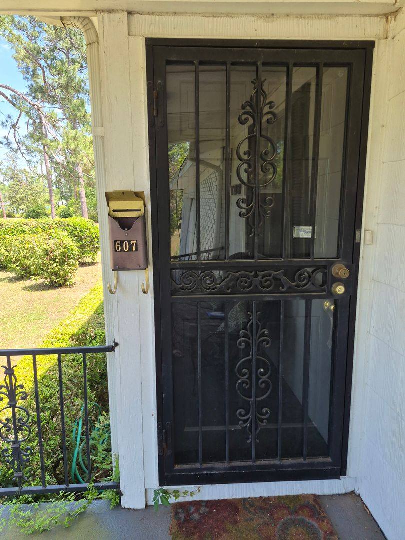 House for rent at 607 Pinetree Rd, Valdosta, GA 31602