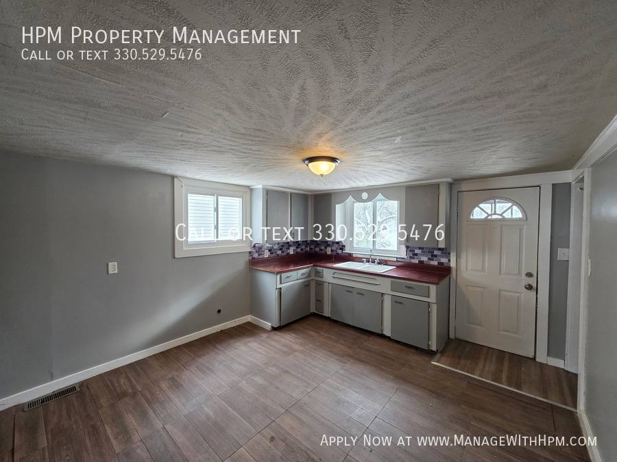 House for rent at 111 Maple Ave SE, Massillon, OH 44646
