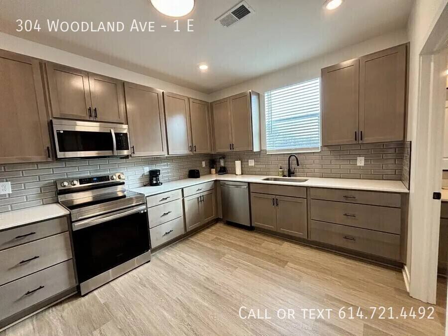Apartment for rent at 304 Woodland Ave 1 E #1, Columbus, OH 43203