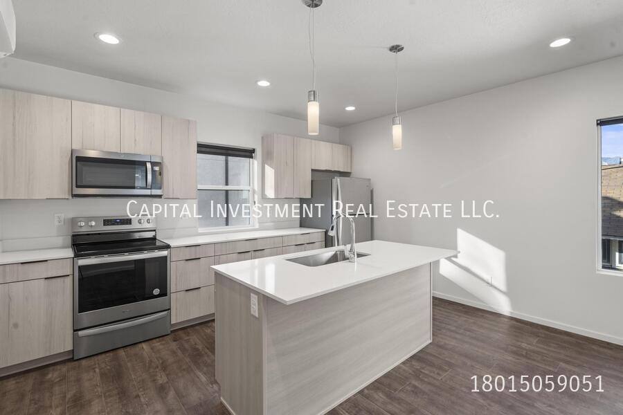 Townhouse for rent at 1689 S W Temple St #102, Salt Lake City, UT 84115