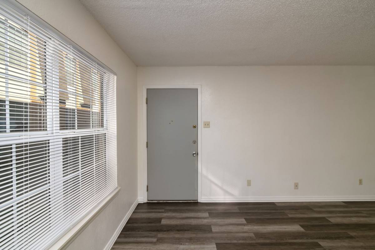 Apartment for rent at 7030 Glenview Dr, North Richland Hills, TX 76180