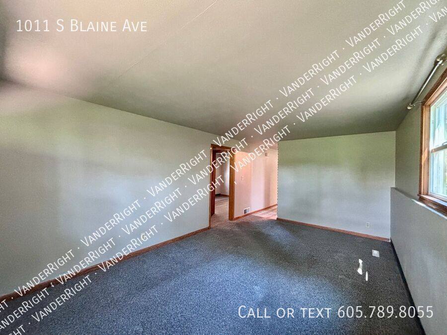 Apartment for rent at 1011 S Blaine Ave, Sioux Falls, SD 57103