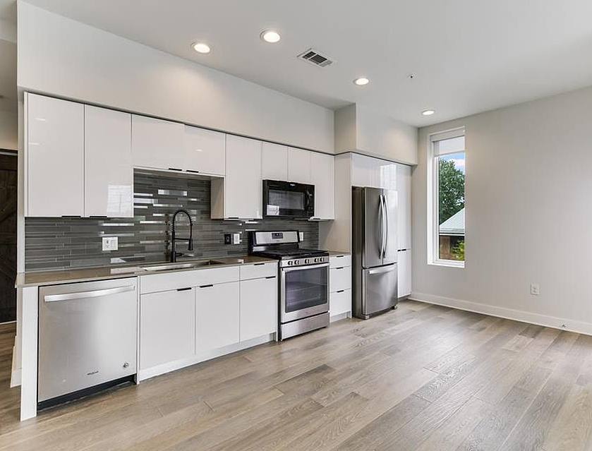 Apartment for rent at 1800 E 4th St #ID1306, Austin, TX 78702