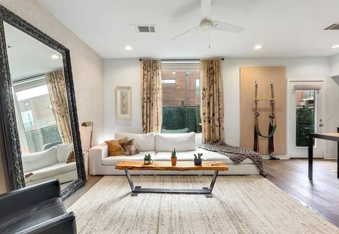 Apartment for rent at 1800 E 4th St #ID1306, Austin, TX 78702