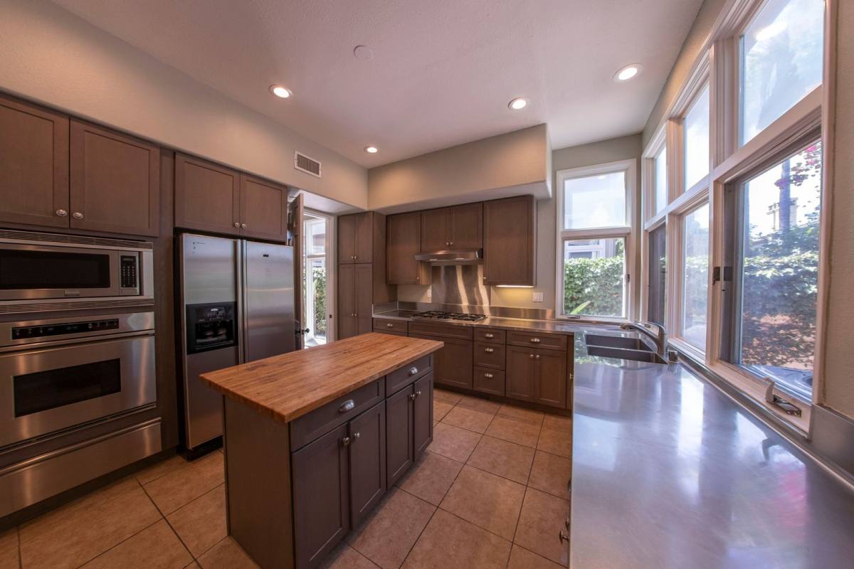 Townhouse for rent at 9756 Keeneland Row, La Jolla, CA 92037