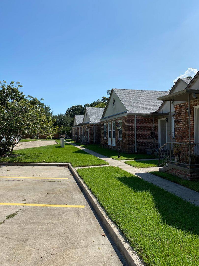 Apartment for rent at 420 Central Ave, New Orleans, LA 70121