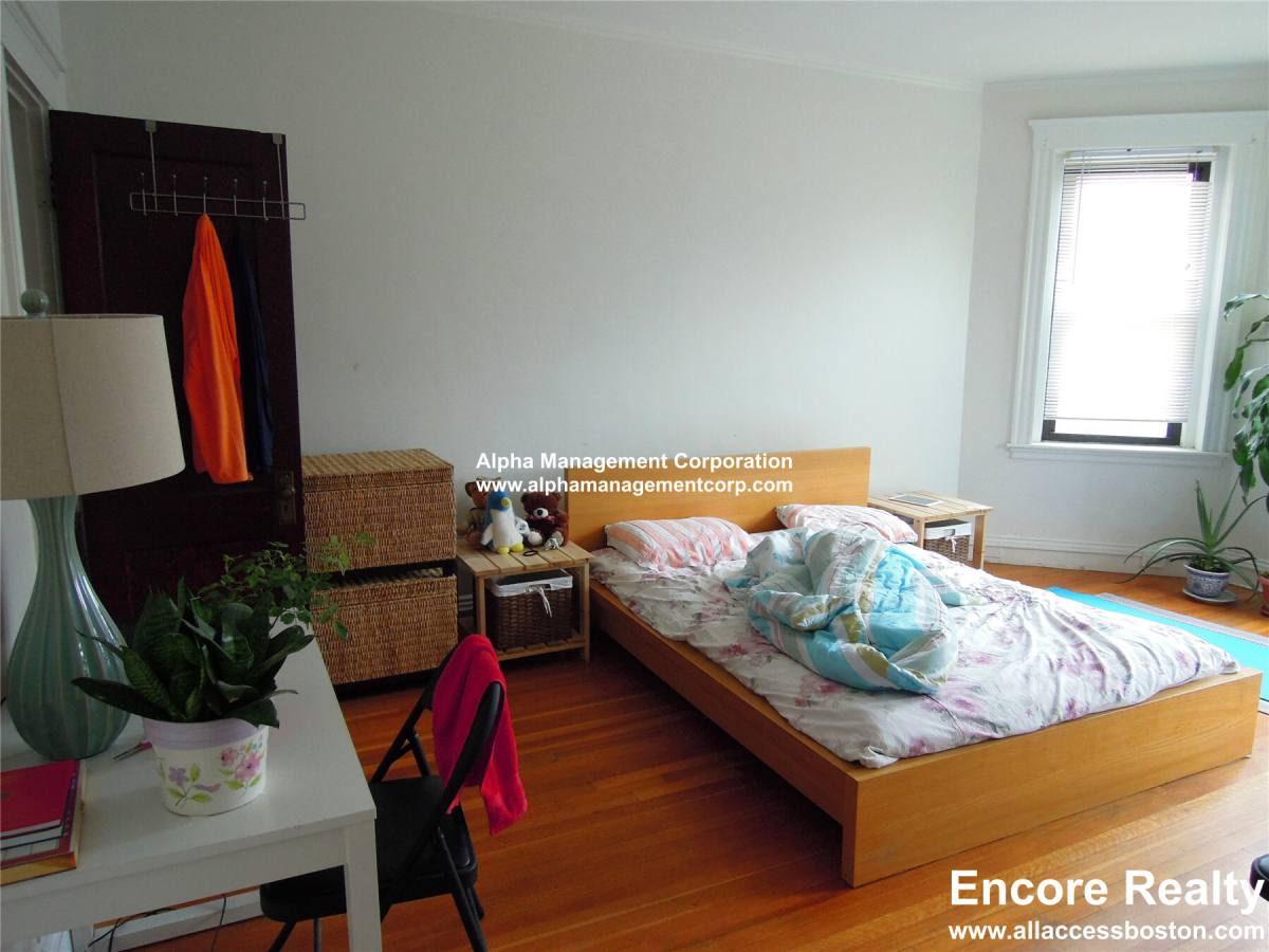 Apartment for rent at 17-19 Washington St #301, Malden, MA 02148