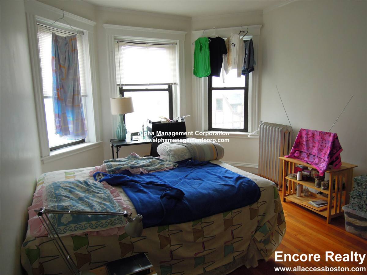 Apartment for rent at 17-19 Washington St #301, Malden, MA 02148