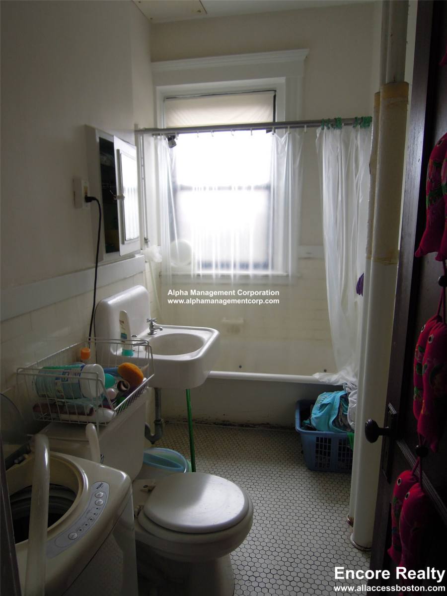 Apartment for rent at 17-19 Washington St #301, Malden, MA 02148