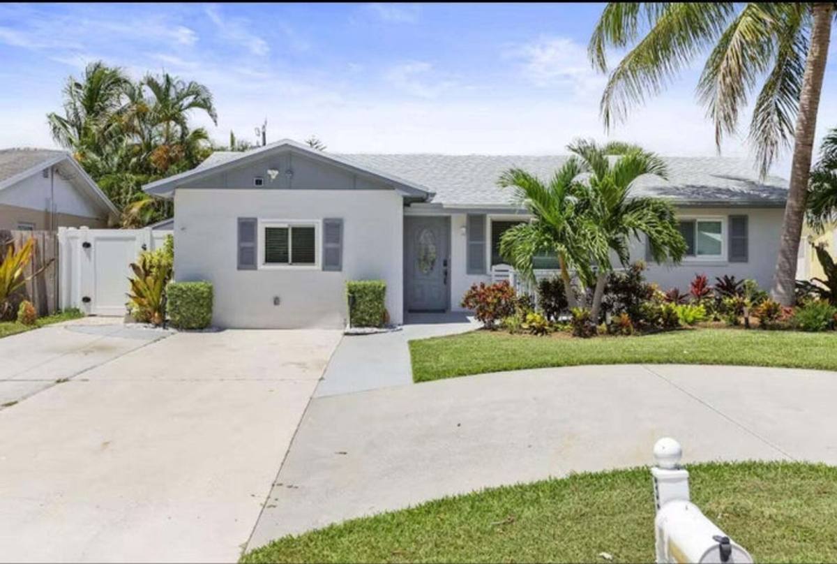 House for rent at 337 Balsam St, Palm Beach Gardens, FL 33410