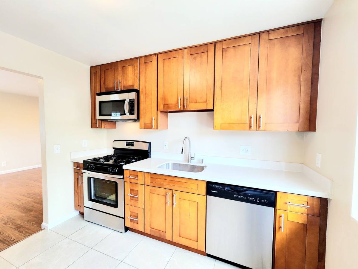 Apartment for rent at 416 Poplar Ave, Redwood City, CA 94061