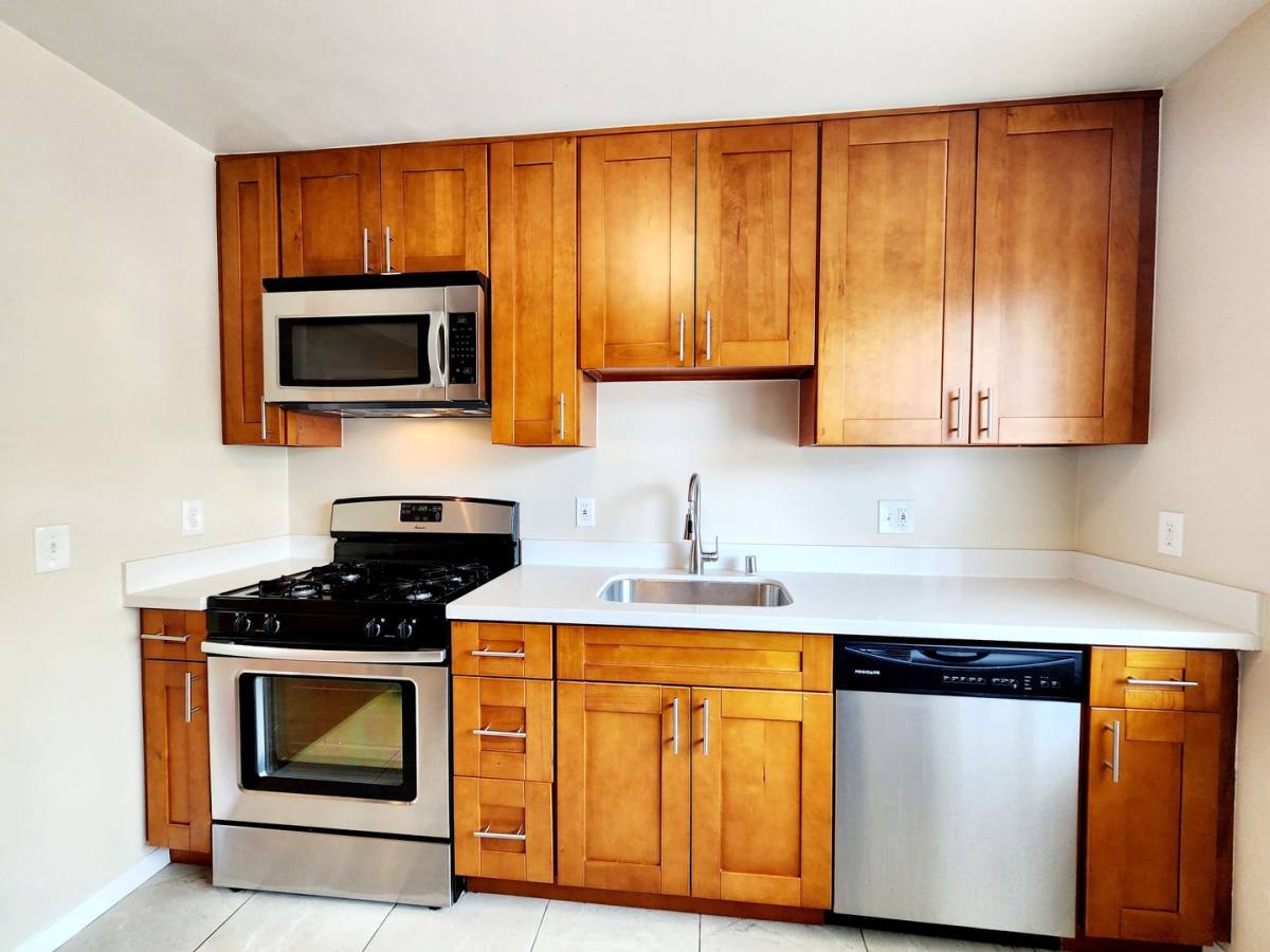 Apartment for rent at 416 Poplar Ave, Redwood City, CA 94061