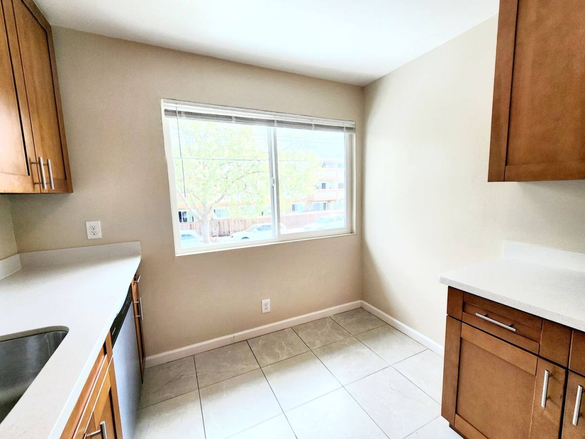 Apartment for rent at 416 Poplar Ave, Redwood City, CA 94061