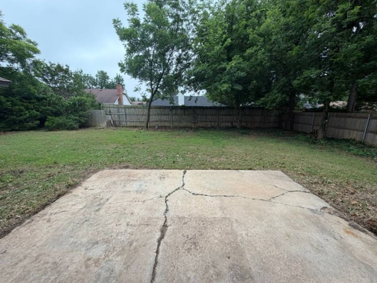 House for rent at 1918 Oakhill Dr, Norman, OK 73071