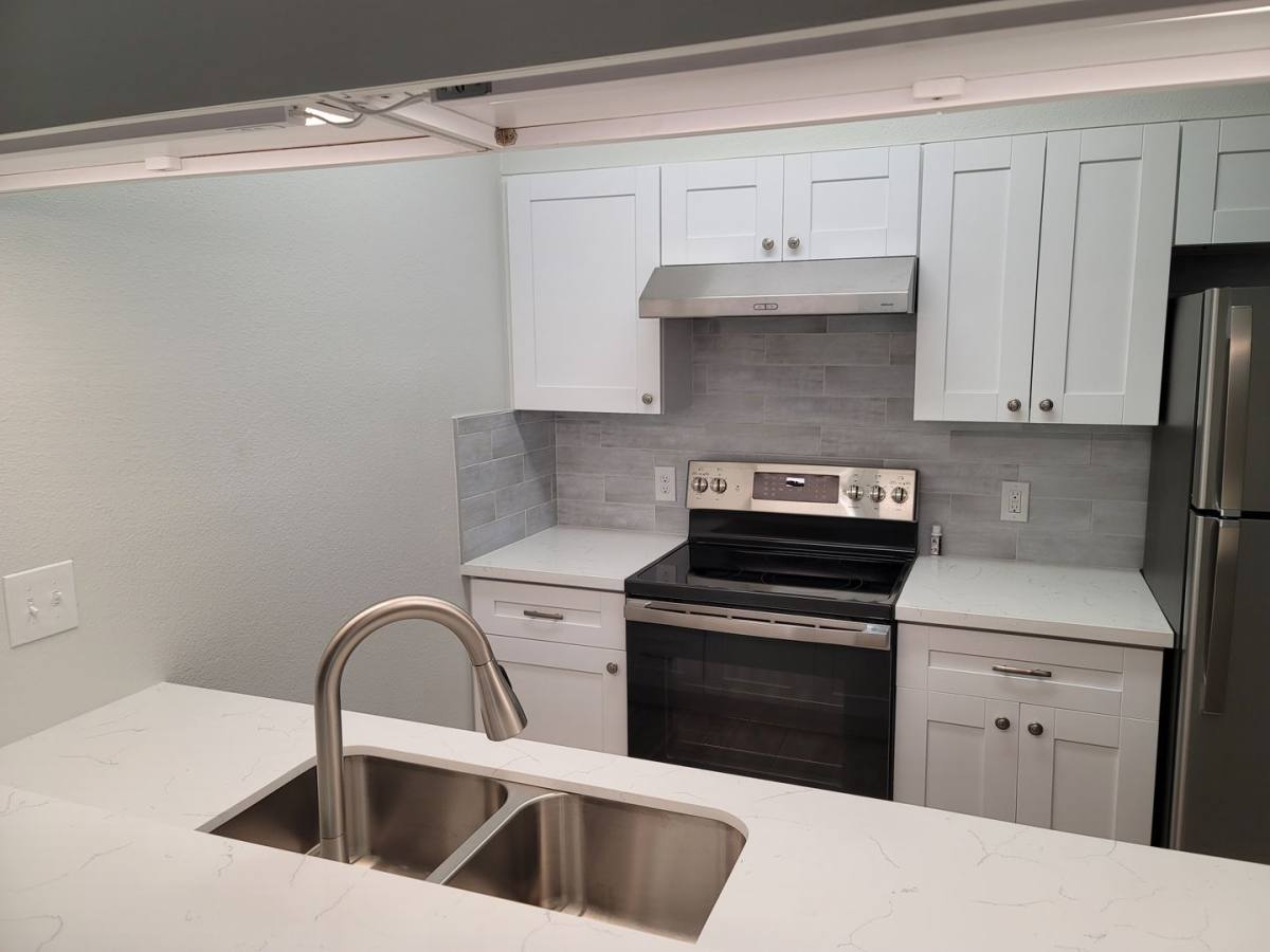 Apartment for rent at 7055 N Holiday, Galveston, TX 77550
